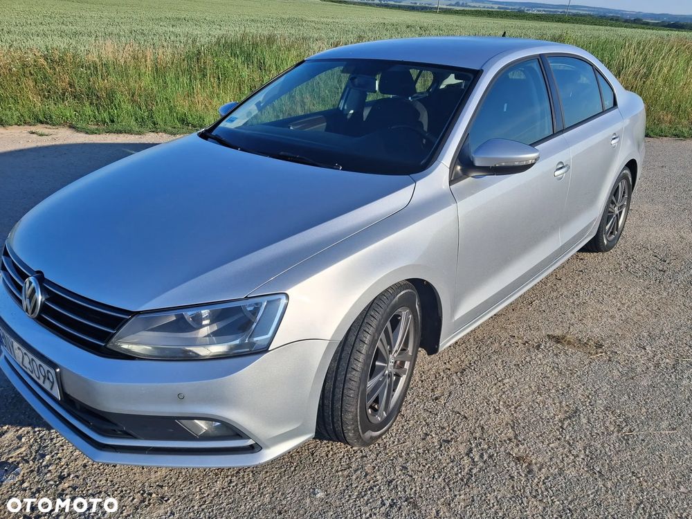 Volkswagen Jetta 2.0 TDI DPF BMT Trendline - 4