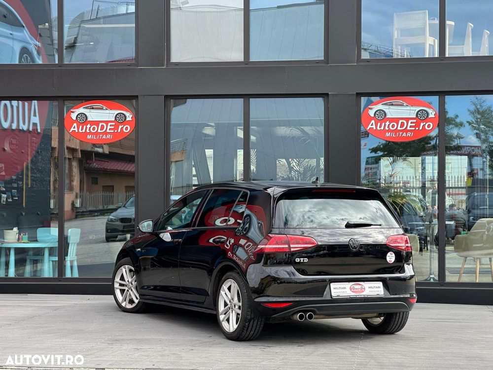 Volkswagen Golf - 4