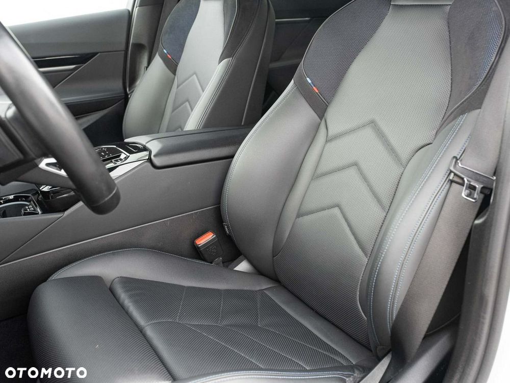 BMW Seria 5 520d mHEV M Sport - 12