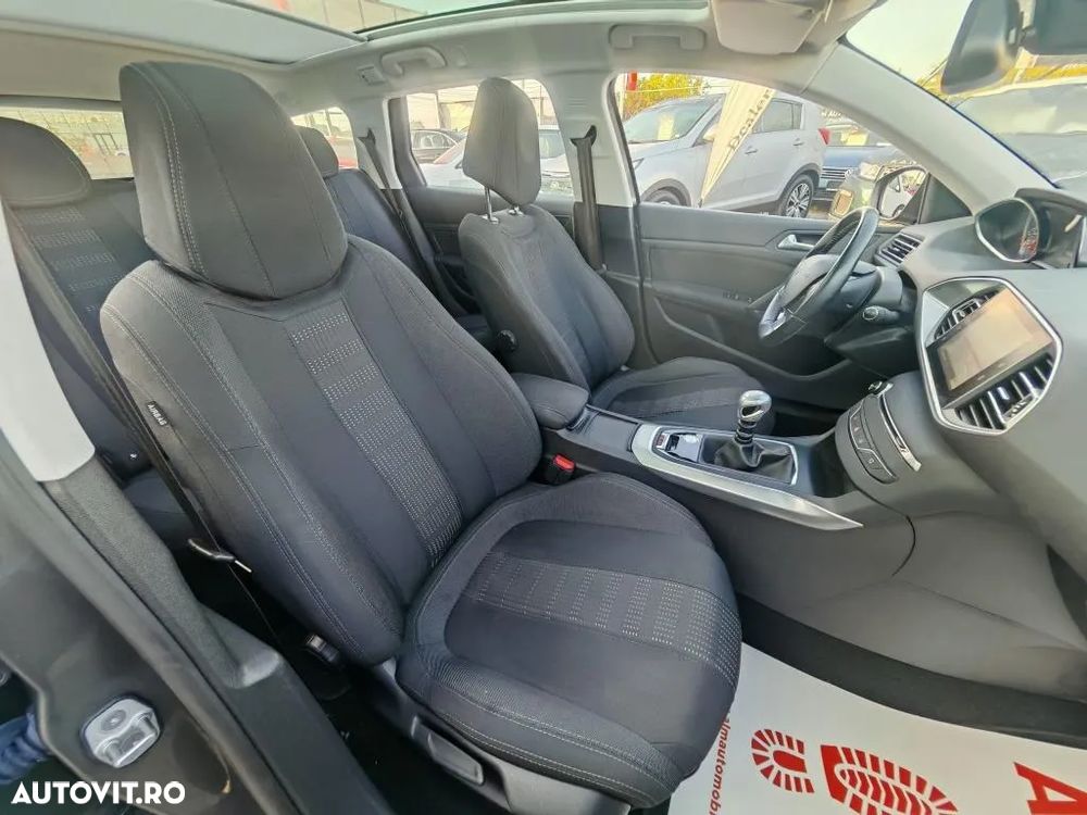 Peugeot 308 1.2 L PureTech Turbo S&S Allure Pack - 11