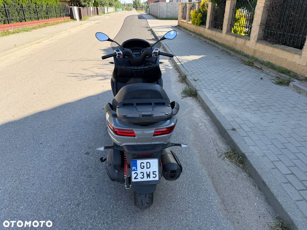 Piaggio MP-3 - 10