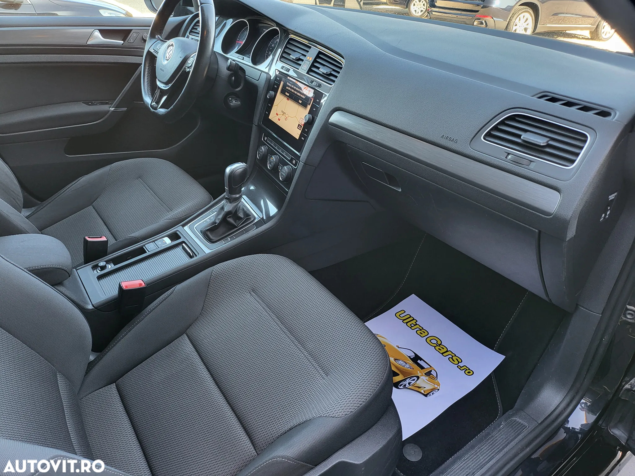 Volkswagen Golf 2.0 TDI DSG Comfortline - 12