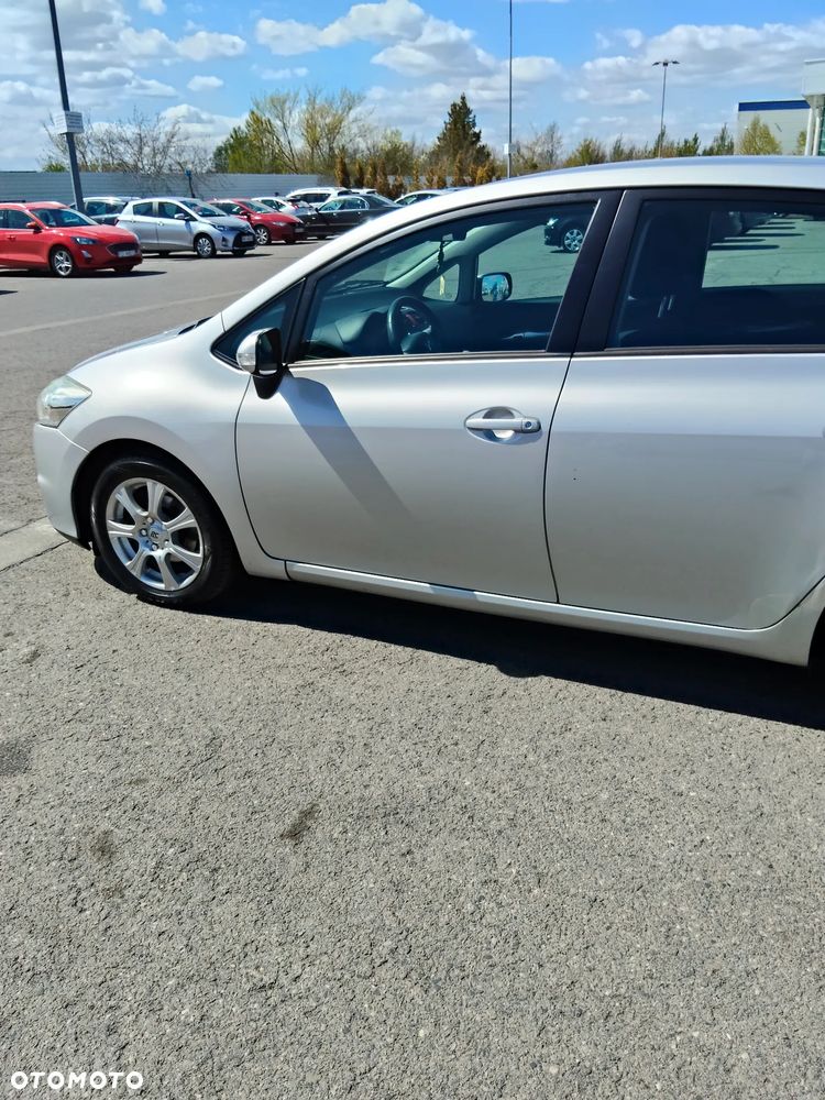 Toyota Auris 1.4 D-4D 2010 - 1