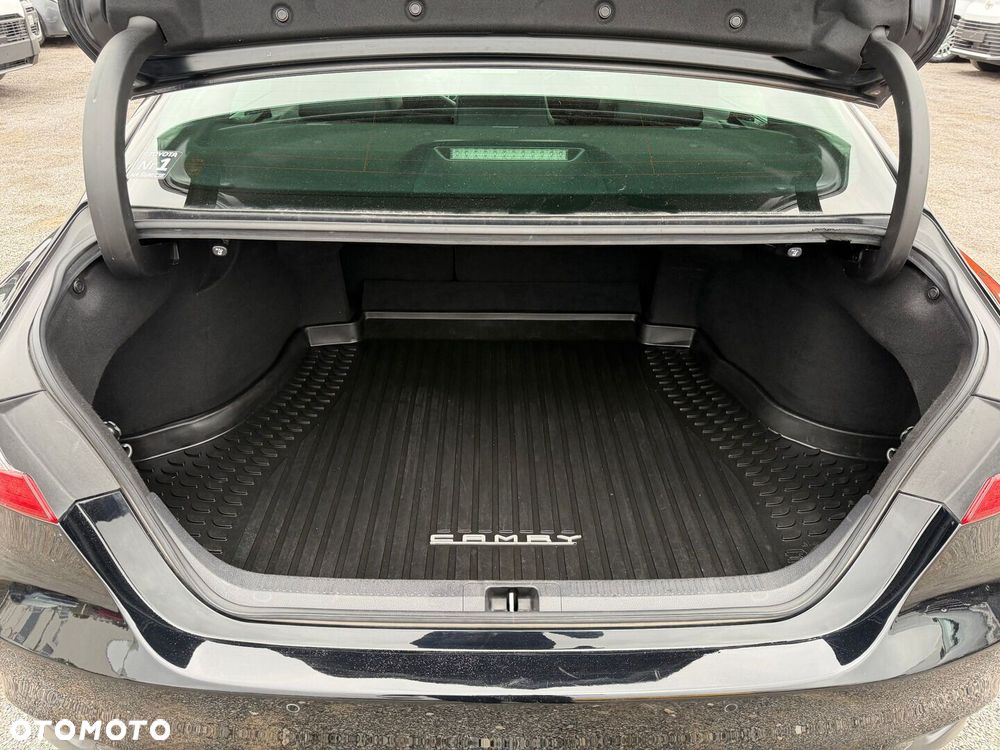 Toyota Camry 2.5 Hybrid Executive CVT - 33
