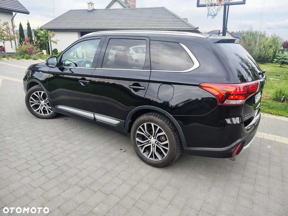 Mitsubishi Outlander 2.0 Intense + 4WD CVT - 10