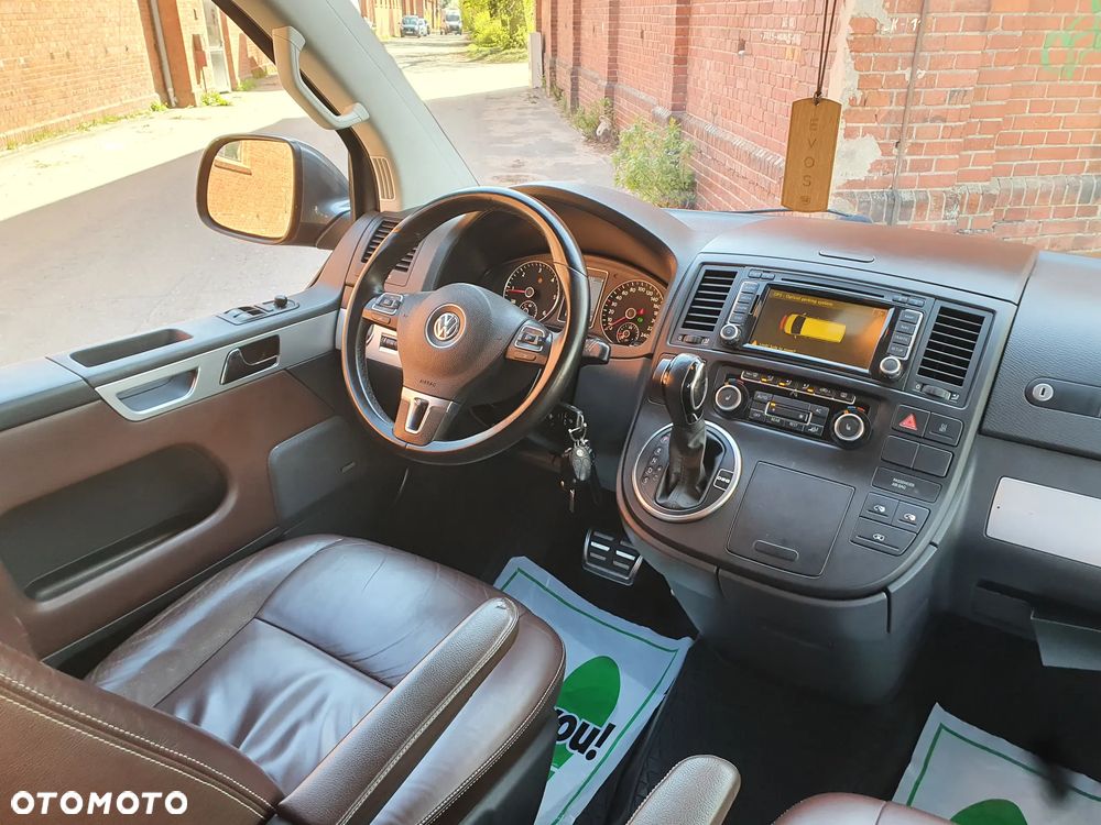 Volkswagen Multivan - 9