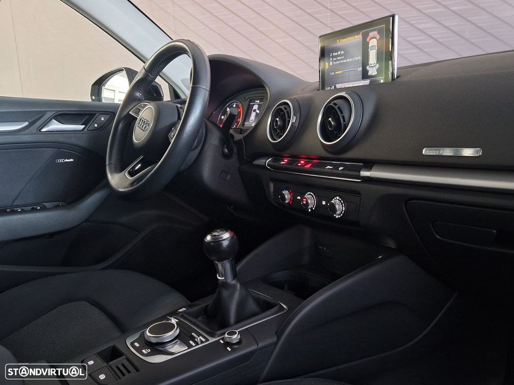 Audi A3 Sportback 1.6 TDI Advance - 12