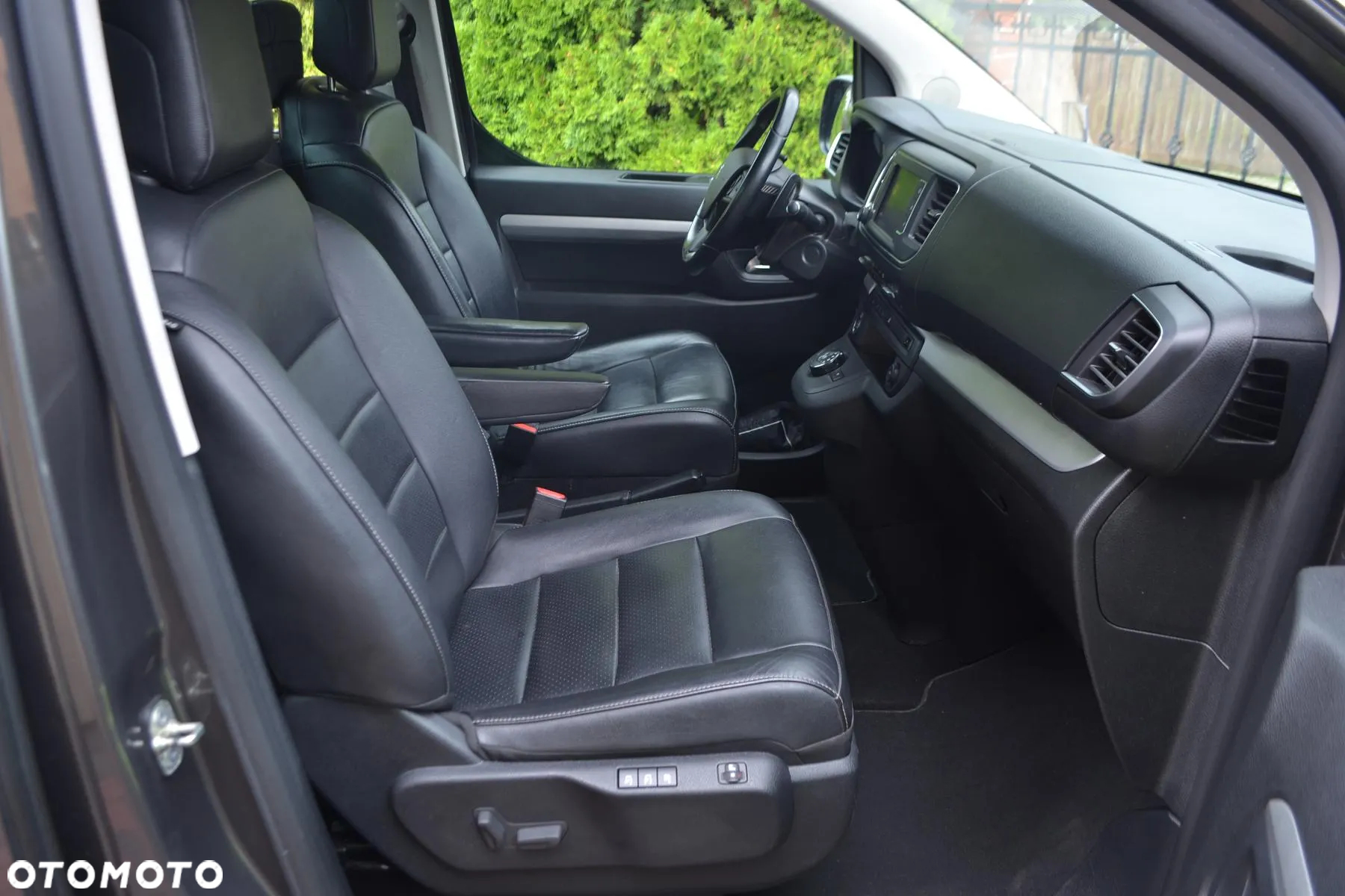 Peugeot Traveller 2.0 BlueHDi Long Business Vip - 21