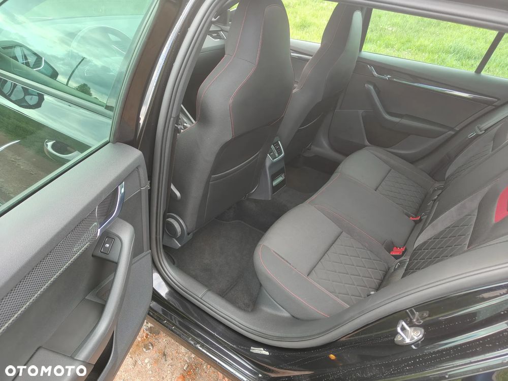 Skoda Octavia 2.0 TDI DSG RS - 15
