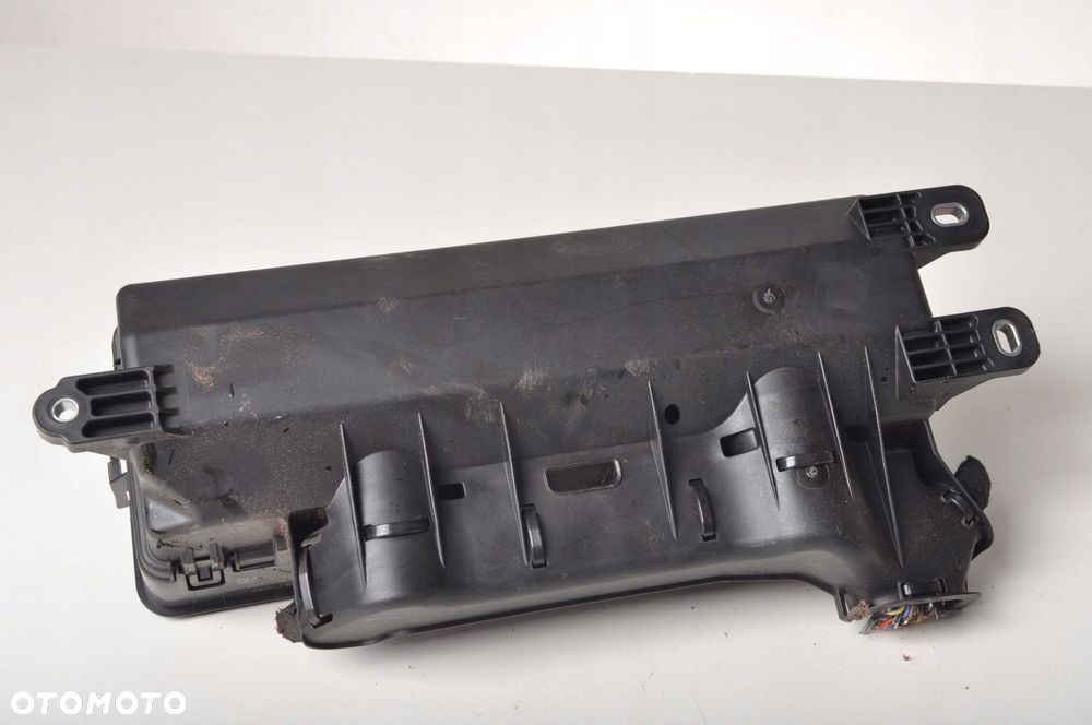 LAND ROVER DISCOVERY L462 3.0 SKRZYNKA BEZPIECZNIKÓW L8B2-14N030-AC 21R - 2