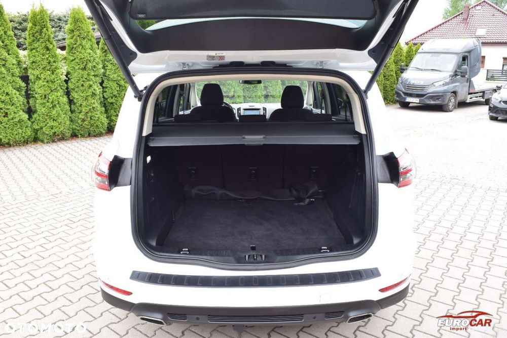 Ford S-Max - 34