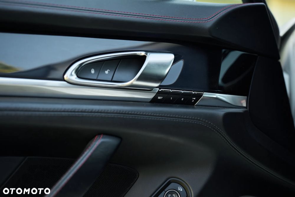 Porsche Panamera GTS - 21