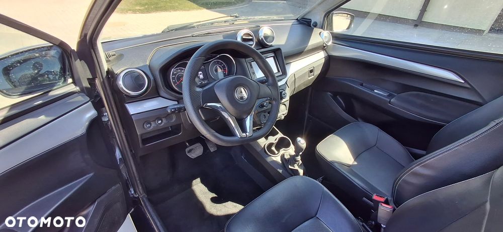 Aixam Crossover - 10