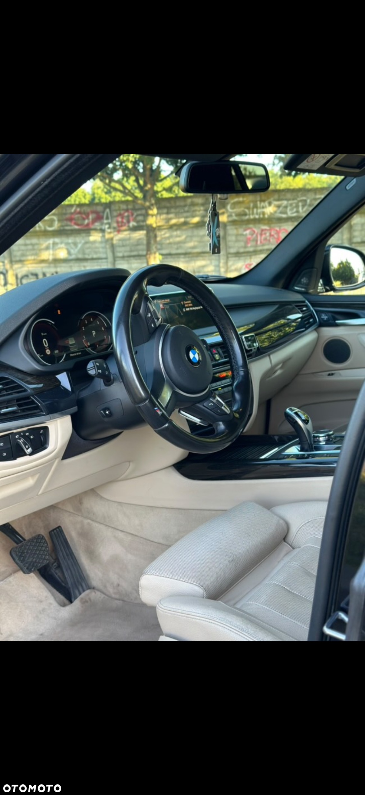 BMW X5 xDrive50i - 10