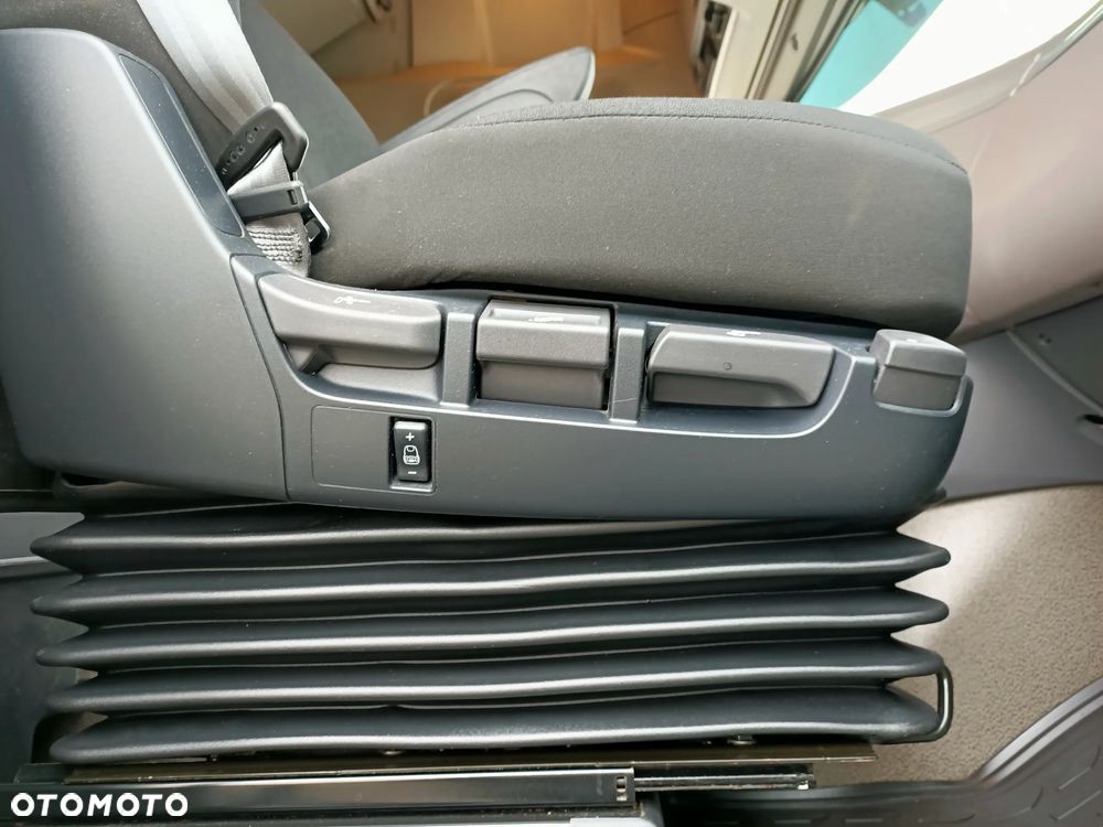 DAF XF450 6X2 Chłodnia Izoterma Carrier Supra 950 2szt - 28