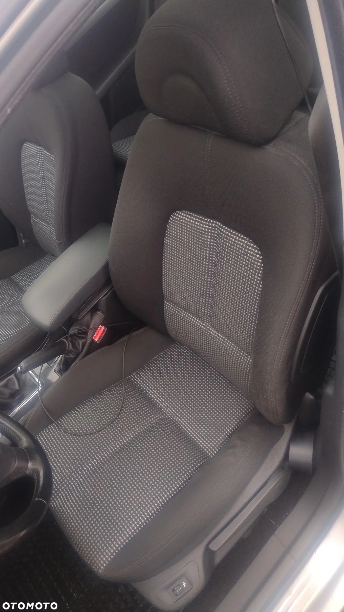 Peugeot 407 - 11
