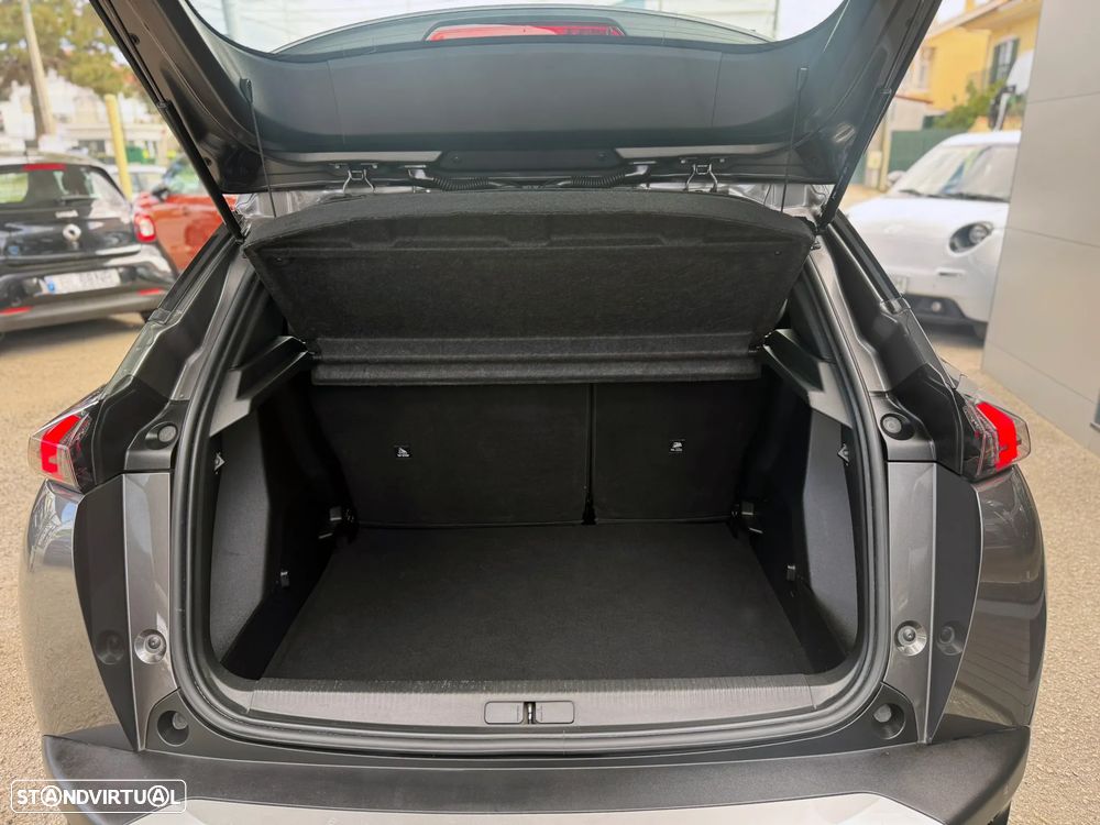 Peugeot 2008 1.2 PureTech Active Pack EAT8 - 12
