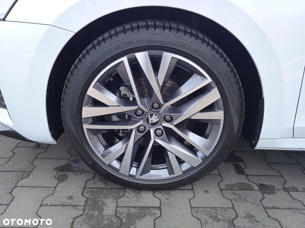 Skoda Octavia 2.0 TDI Sportline DSG - 36