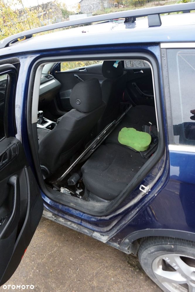 VOLKSWAGEN PASSAT B6 KOMBI 2007 LD5Q 2.0 TDI BKP 140KM KDN GRANATOWY na części - 15