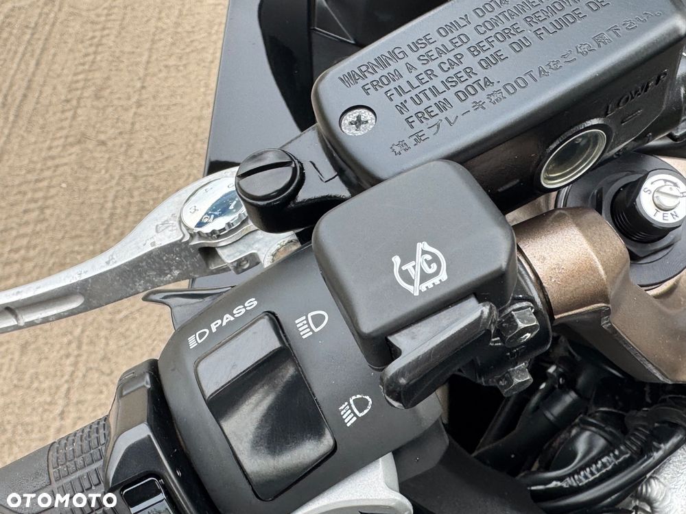 Honda VFR - 11