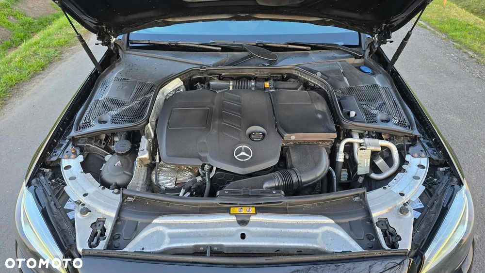 Mercedes-Benz Klasa C 220 d 4Matic T 9G-TRONIC Avantgarde - 39