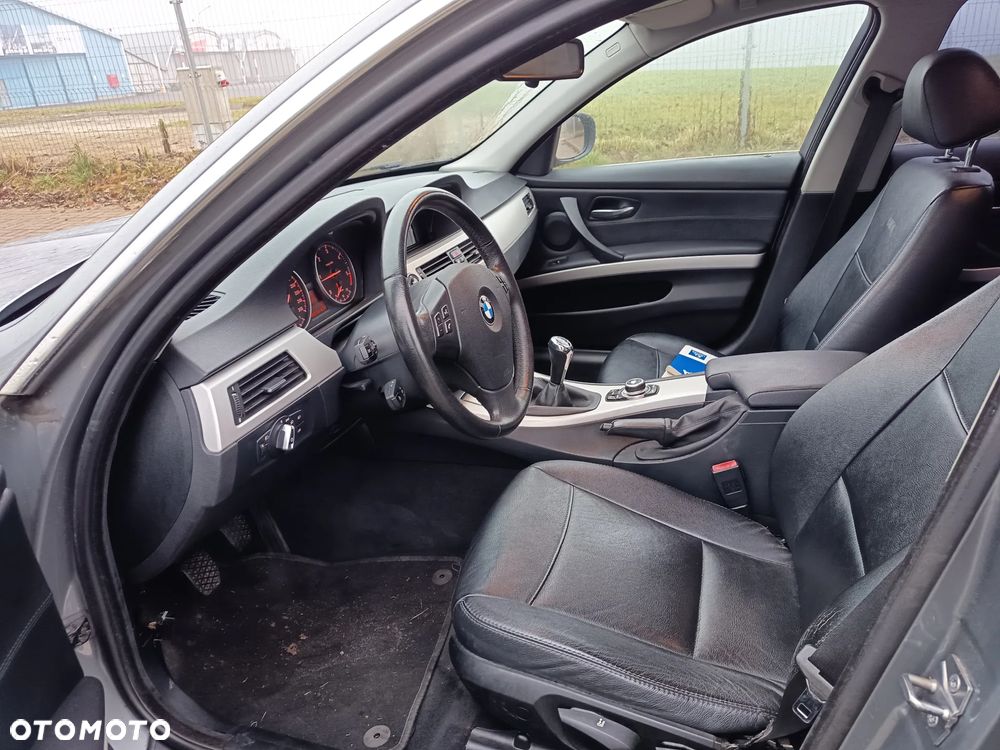 BMW Seria 3 318d - 12