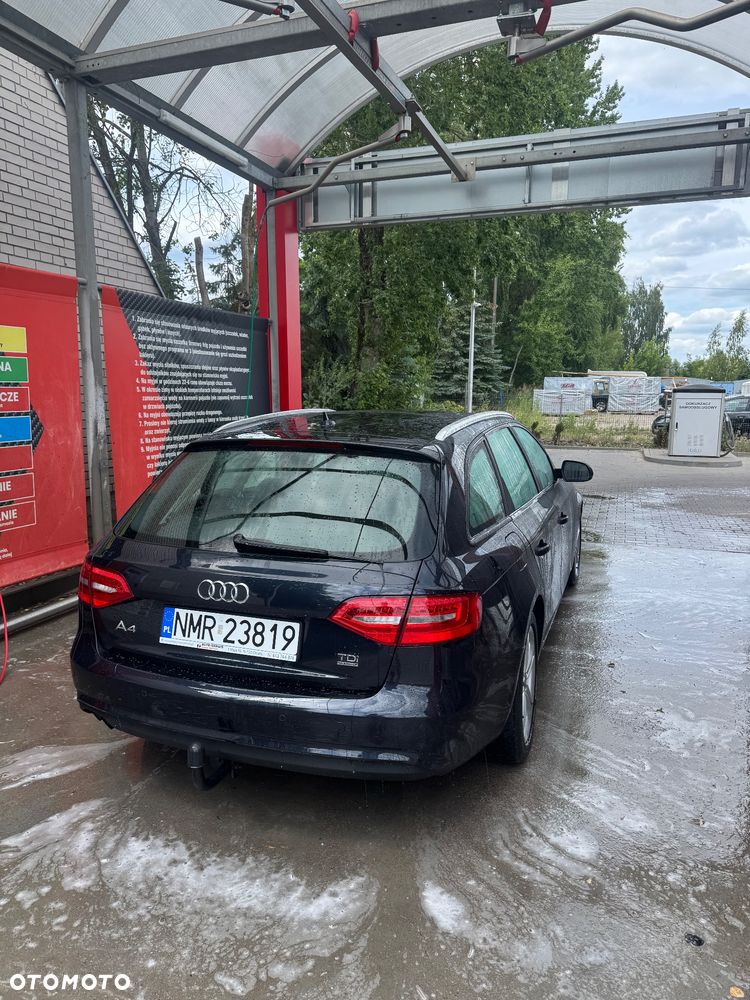 Audi A4 Avant 2.0 TDI DPF quattro S tronic Attraction - 3