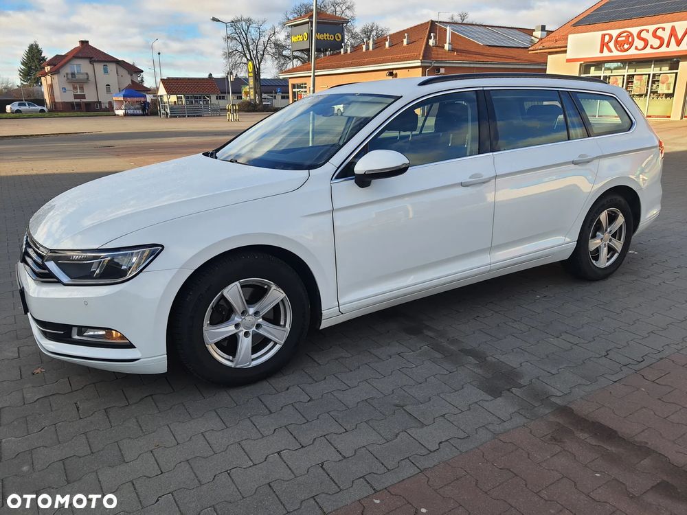 Volkswagen Passat 2.0 TDI SCR DSG Comfortline - 11