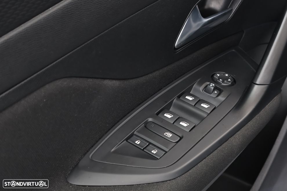 Peugeot 308 SW 1.2 Hybrid Style e-DCS6 - 23