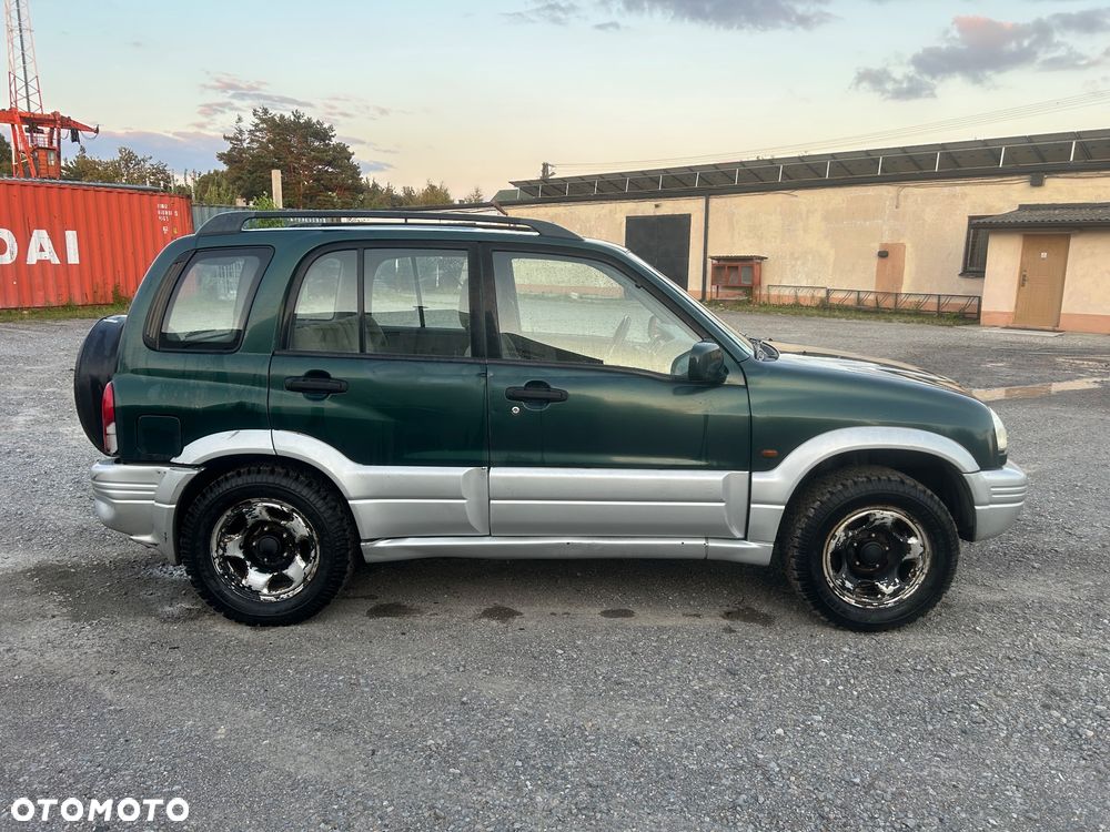 Suzuki Grand Vitara 2.5 V6 - 9