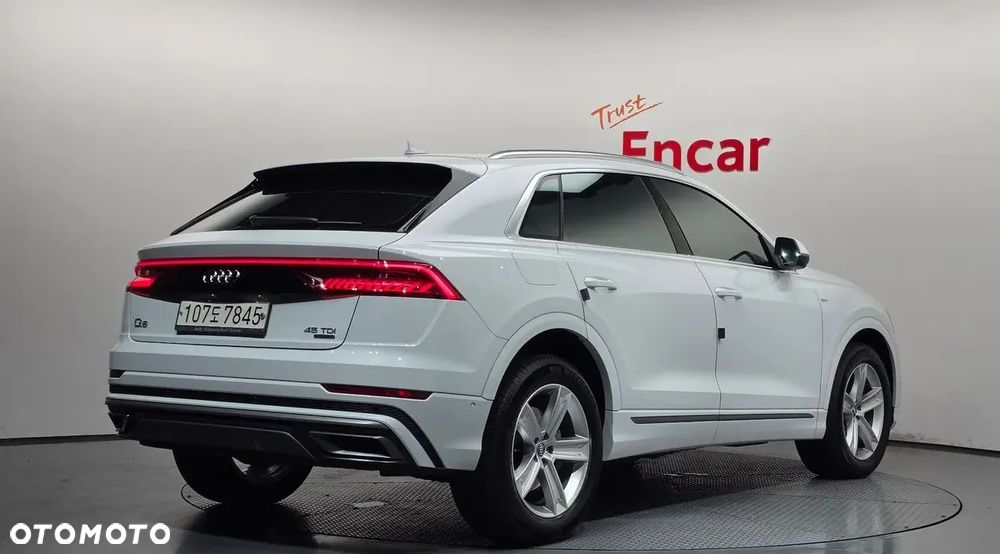 Audi Q8 - 2