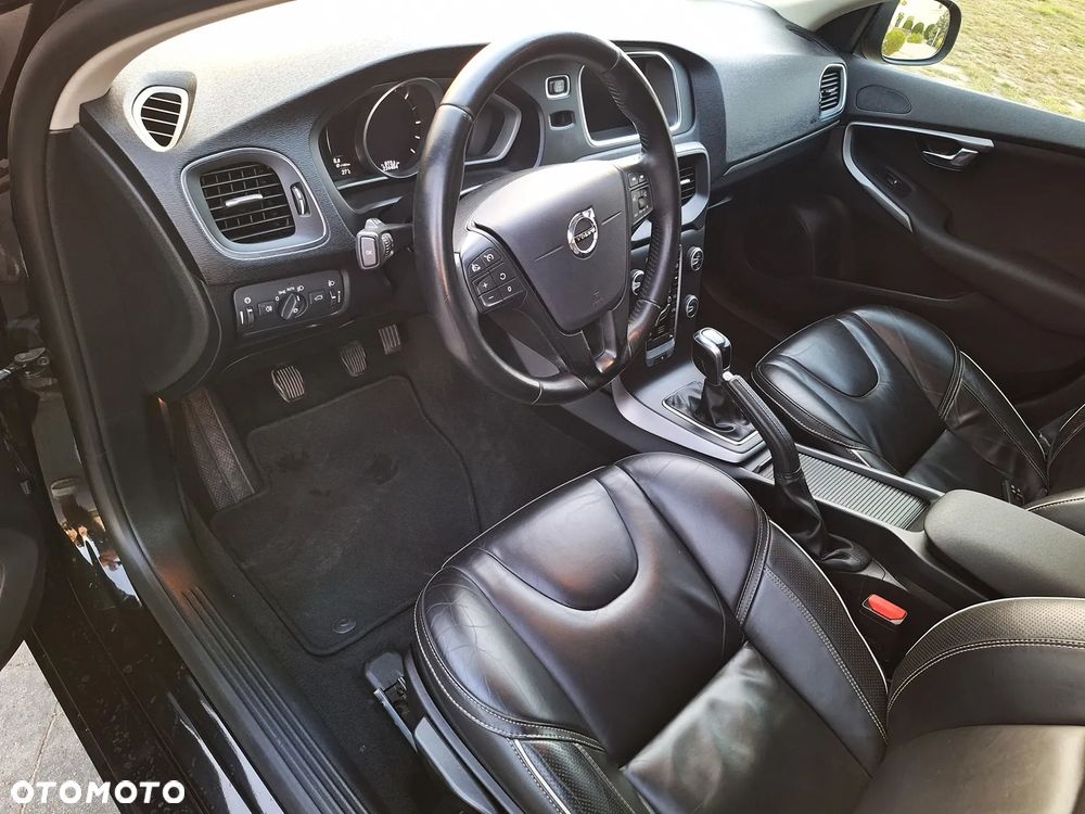 Volvo V40 D2 - 19