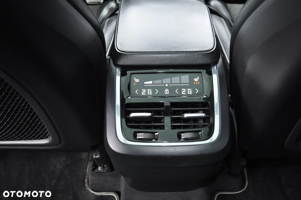 Volvo XC 90 D5 AWD R-Design - 30