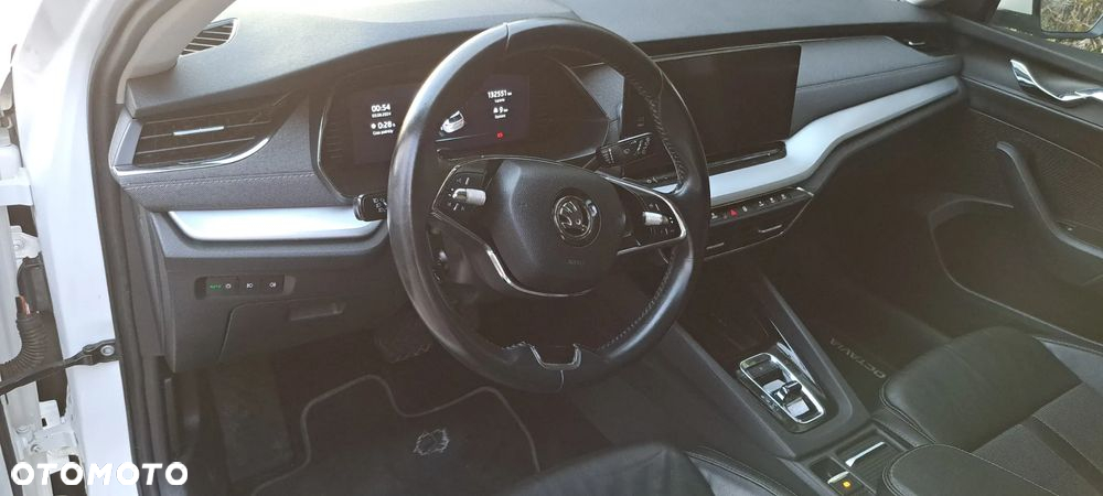 Skoda Octavia Combi 2.0 TDI DSG Premium Edition - 6