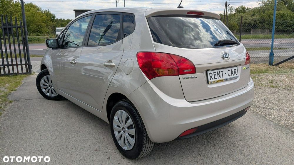 Kia Venga - 7