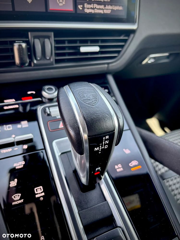 Porsche Cayenne - 21