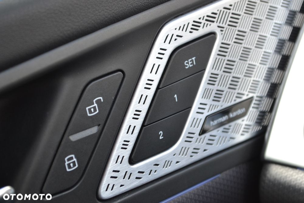 BMW iX1 xDrive30 66.5kWh M Sport - 29