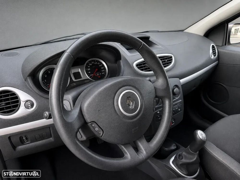 Renault Clio Break 1.2 16V Confort 130g - 6