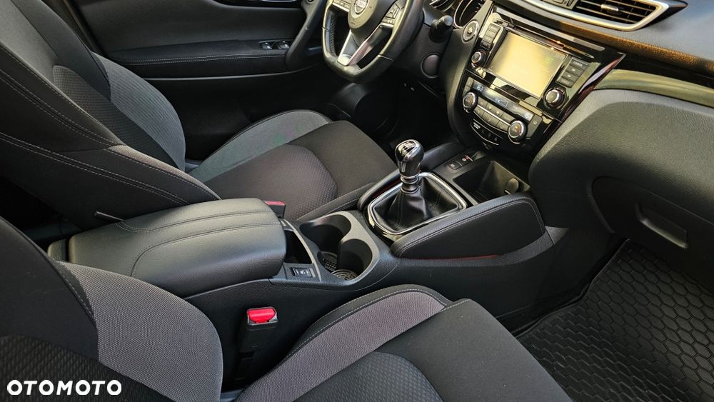 Nissan Qashqai 1.3 DIG-T MHEV N-Design - 25