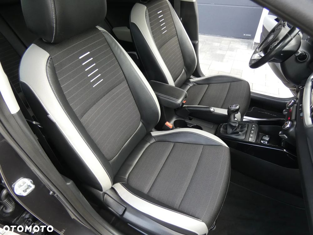 Kia Stonic - 27
