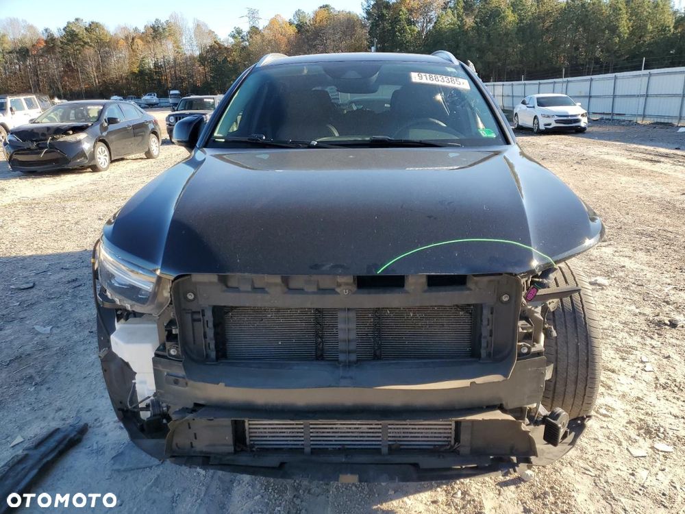 Volvo XC 40 T5 AWD Momentum - 3