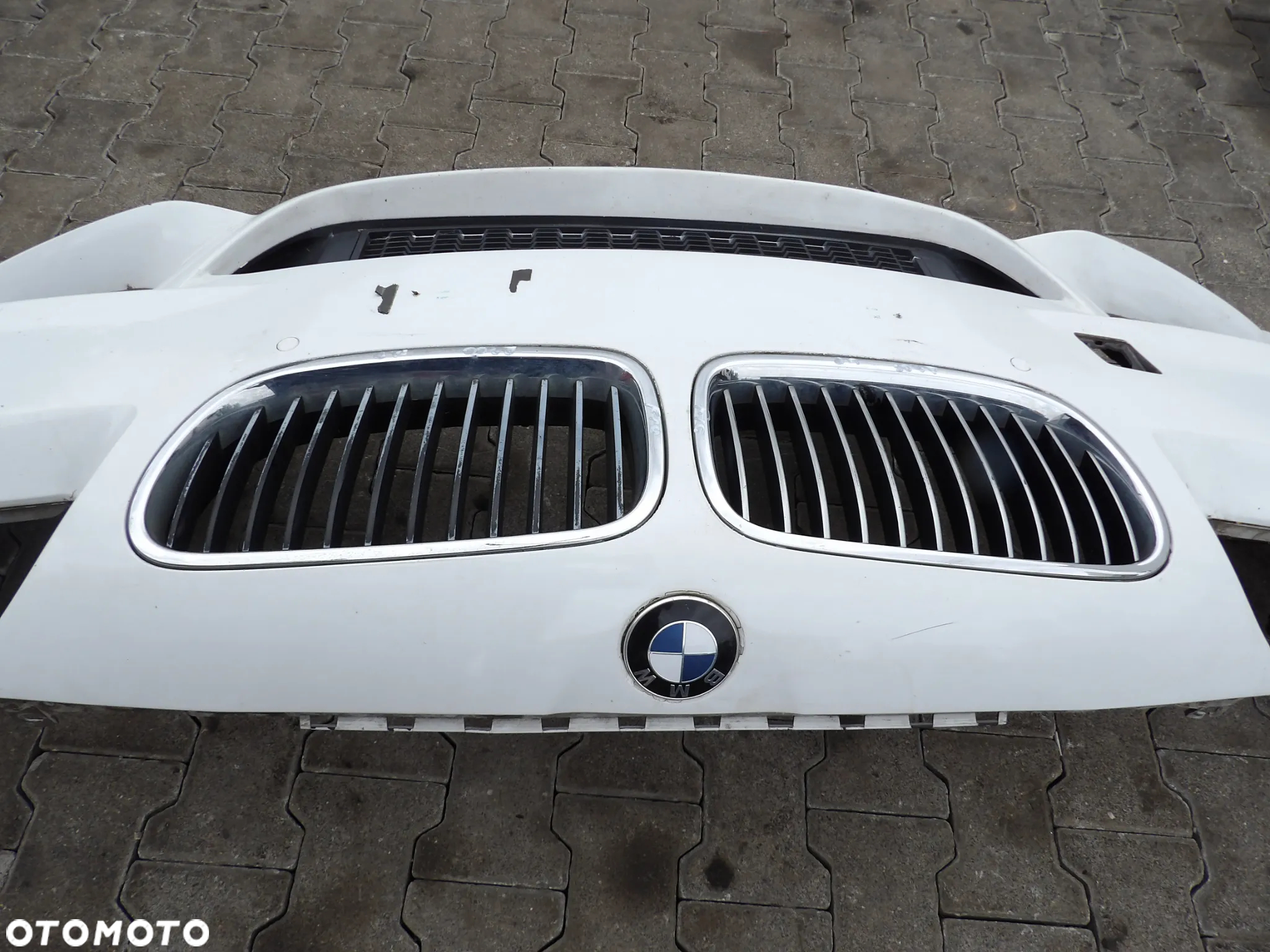 BMW - F10 - KOLOR A300 - ZDERZAK PRZEDNI - M PAKIET - 5