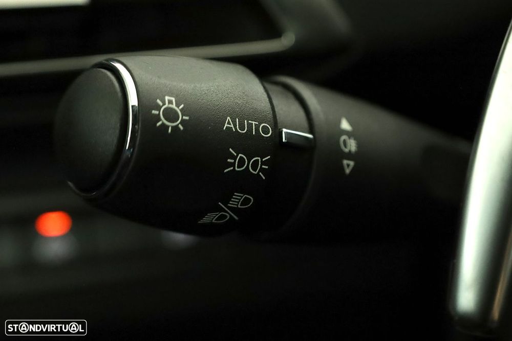 Peugeot 3008 1.6 Hybrid Allure e-EAT8 - 16