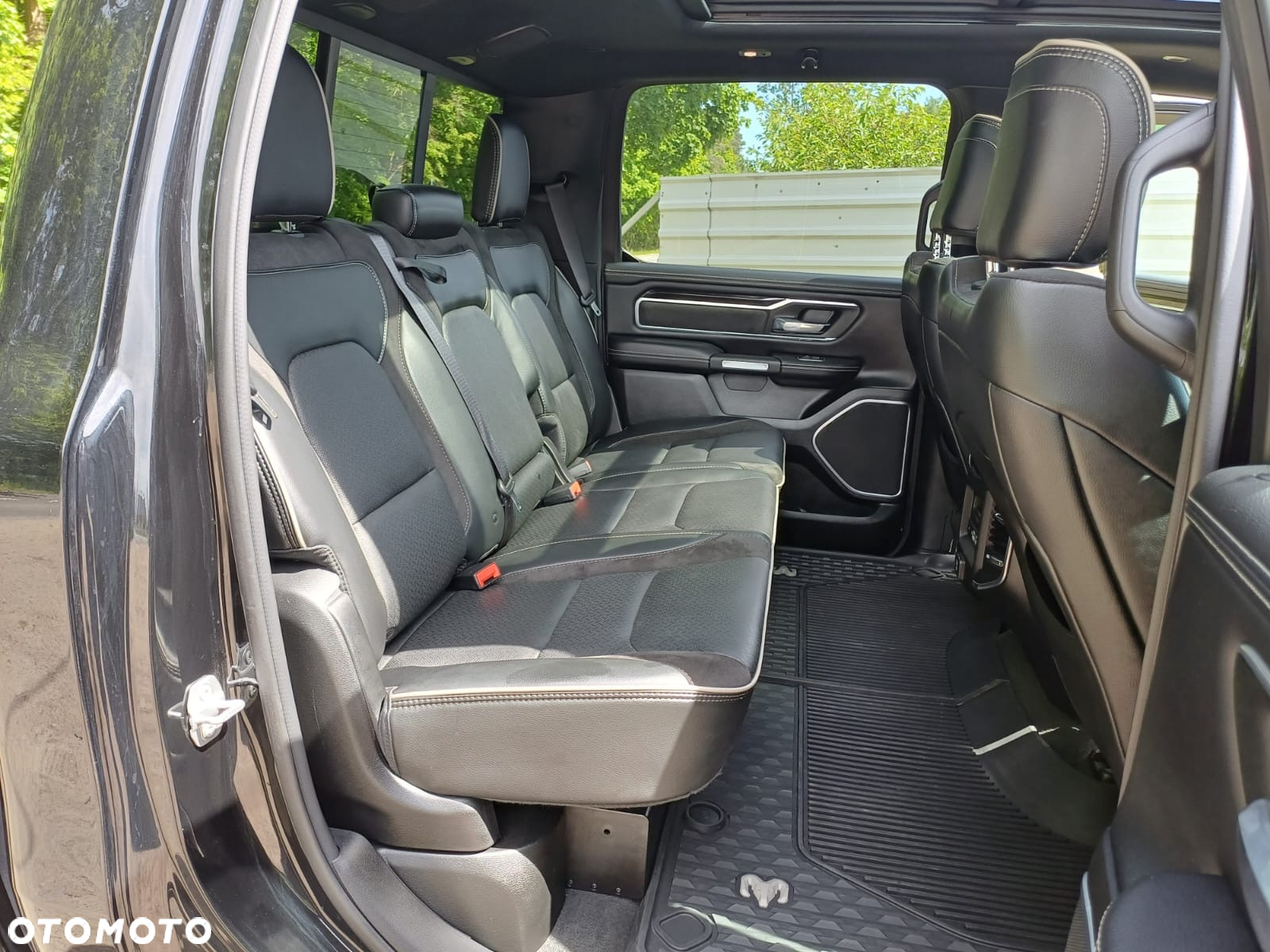 RAM 1500 Crew Cab Laramie - 14