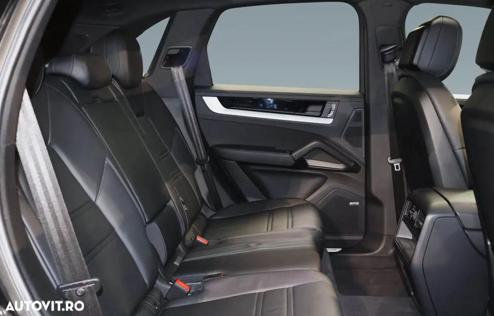 Porsche Cayenne Standard - 9
