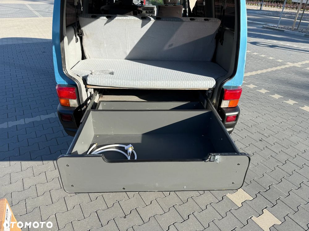 Volkswagen Multivan - 12
