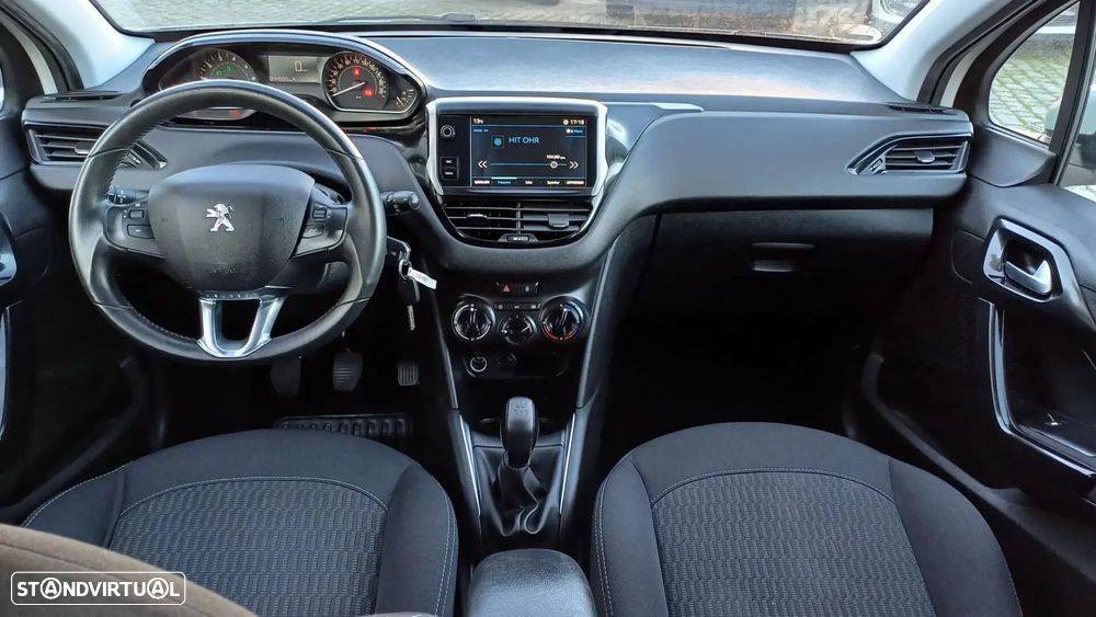 Peugeot 208 - 11