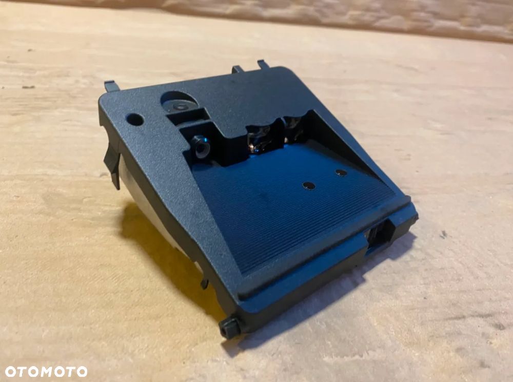 Kamera szyby czołowej asystent pasa 88181-0D020 Toyota Yaris III 2019r. OE