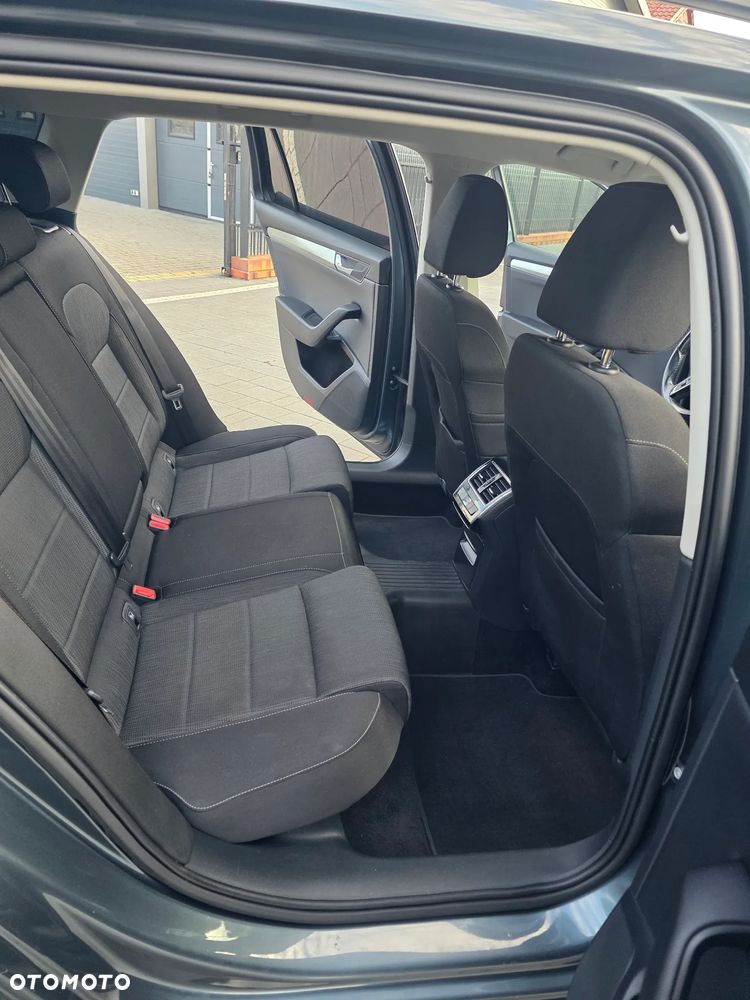 Skoda Superb 2.0 TDI Active DSG - 8