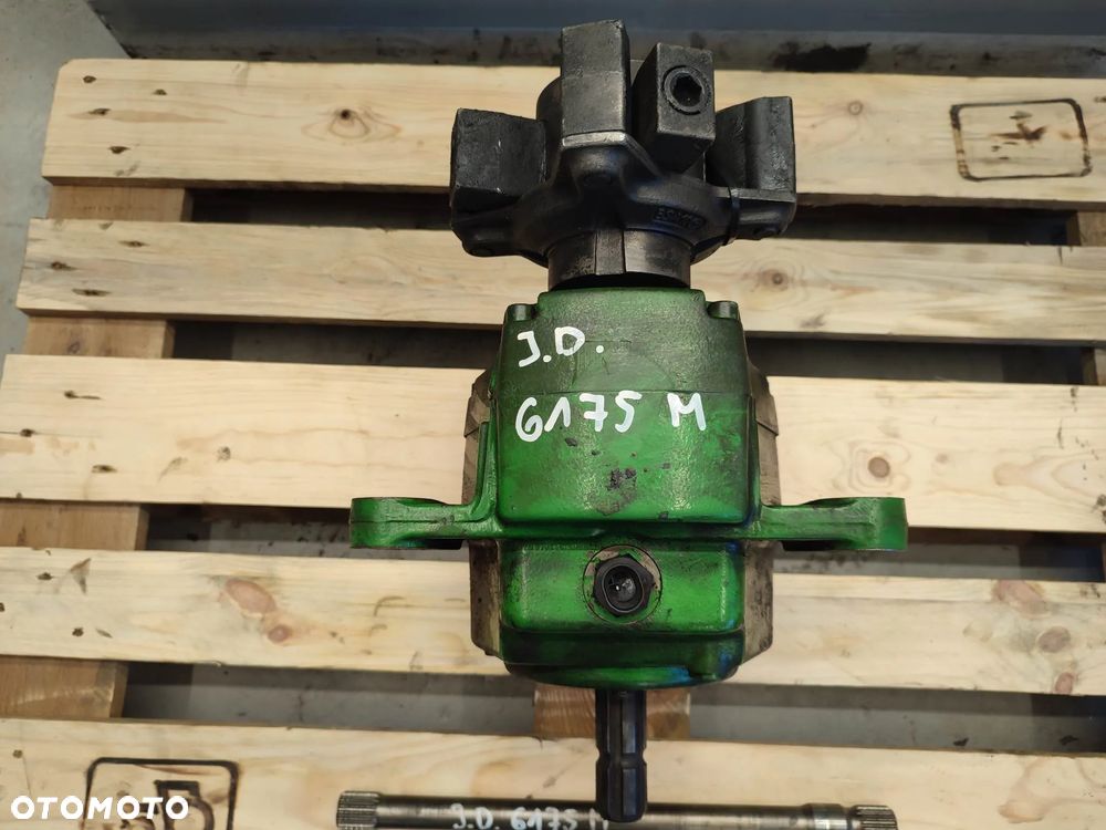 Przedni WOM John Deere 6175M (CE31768) - 3
